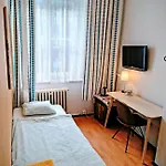 بيت شباب U Szermierzy *